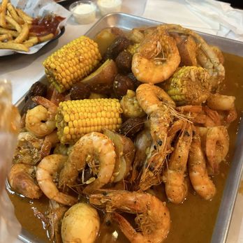 Craving Crab Haus - 5lbs 1lbs snow crab 2lbs peeled shrimp 2lbs head shrimp - Cajun/Creole Near Me - Riverside, California
