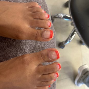 Texas Nail Bar - Mesquite - 101$ pedicure 48$ extra for gel toes I also gave them a reference picture was told they could do it just like the picture - Nail Salons Near Me - Mesquite, Texas Texas Nail Bar - Mesquite - 101$ pedicure 48$ extra for gel toes I also gave them a reference picture was told they could do it just like the picture - Nail Salons Near Me - Mesquite, Texas