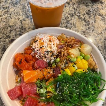 Mammoth Poke - Poke Build Your Own 3 Scoop Protein Bowl - Poke Near Me - Chicago, Illinois Mammoth Poke - Poke Build Your Own 3 Scoop Protein Bowl - Poke Near Me - Chicago, Illinois
