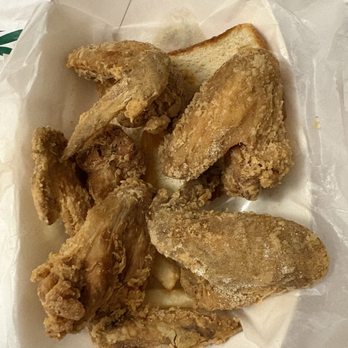 Harold's Chicken Shack - 6 pc wing with lemon pepper - Chicken Shop Near Me - Chicago, Illinois