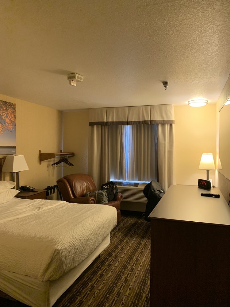 Days Inn & Suites by Wyndham Fargo 19th Ave/Airport Dome