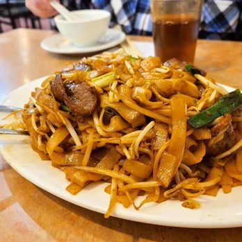 Alton Restaurant - Pan Fried Beef Flat Noodle - Chinese Near Me - Toronto, Ontario Alton Restaurant - Pan Fried Beef Flat Noodle - Chinese Near Me - Toronto, Ontario