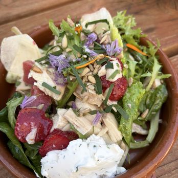 Comida KIN - Salad with addition of chicken - Food Trucks Near Me