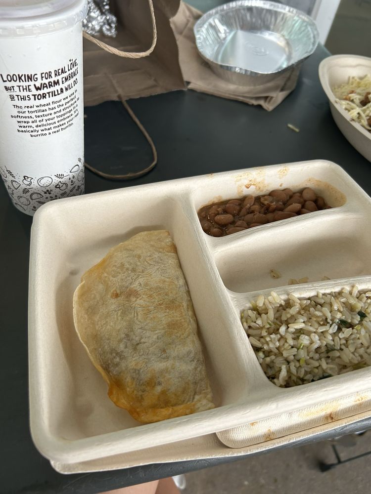 CHIPOTLE MEXICAN GRILL Updated October 2024 29 Photos & 90 Reviews