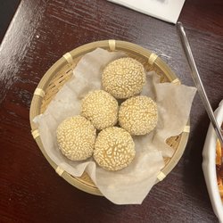 Yummy Cafe - Seasame Balls with red bean paste - came out fluffy and hot - 7/10