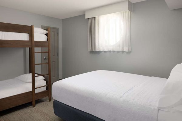 Hampton Inn & Suites Myrtle Beach/Oceanfront by null