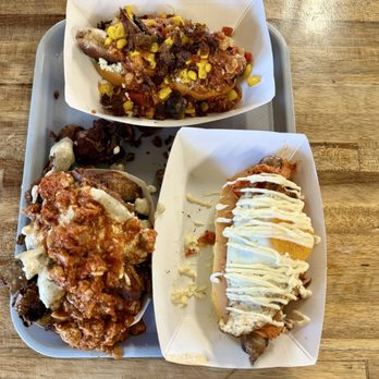 FLX Wienery - Chili Poutine potatoes, chili style dog, k-town on bratwurst - Beer Bar Near Me - Dundee, New York