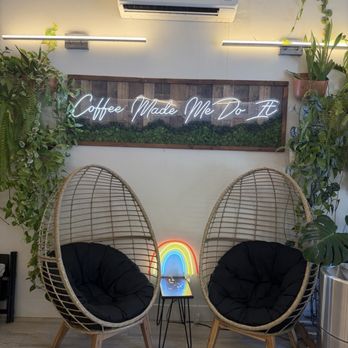 Anchor and Tree Coffee Roasting - Cute seating by the entrance - Coffee Roasteries Near Me - Sacramento, California Anchor and Tree Coffee Roasting - Cute seating by the entrance - Coffee Roasteries Near Me - Sacramento, California
