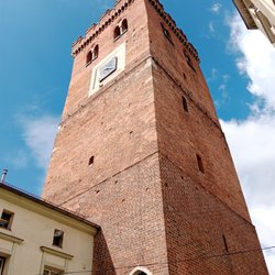 Krzywa Wieża