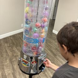 The kids dentist of las vegas - They gave my son a gold token to get a free toy after his experience