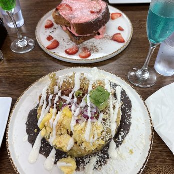 Madres Brunch - Chilaquiles, and pancakes w/crema - Breakfast & Brunch Near Me - Whittier, California Madres Brunch - Chilaquiles, and pancakes w/crema - Breakfast & Brunch Near Me - Whittier, California