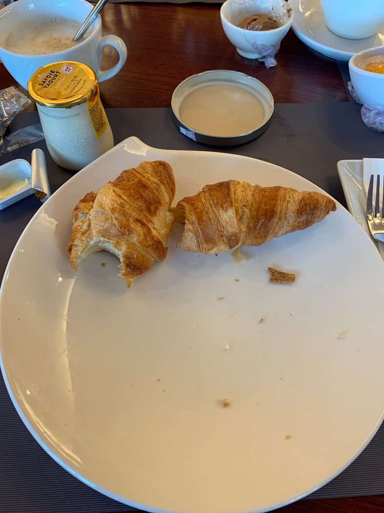 RESTAURANT GOLDEN TULIP Allee des Vergers, RoissyenFrance, Vald