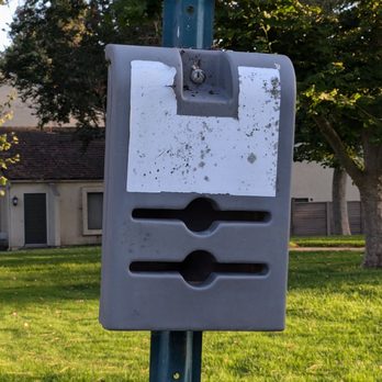 Satellite Park - Where the doggie bags are supposed to be - Parks Near Me - Cerritos, California