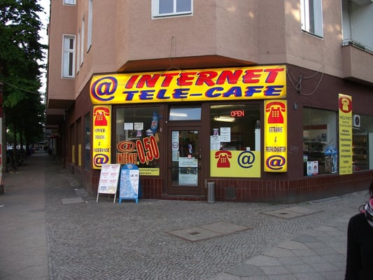 internet-telecaf-alt-moabit-83-berlin-germany-beer-wine