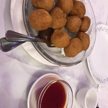 Emerald Chinese Restaurant - Chicken dumplings with sweet and sour sauce - Dim Sum Near Me - Mississauga, Ontario Emerald Chinese Restaurant - Chicken dumplings with sweet and sour sauce - Dim Sum Near Me - Mississauga, Ontario