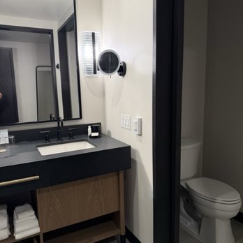 Kimpton Santo - Bath - Hotels Near Me - San Antonio, Texas
