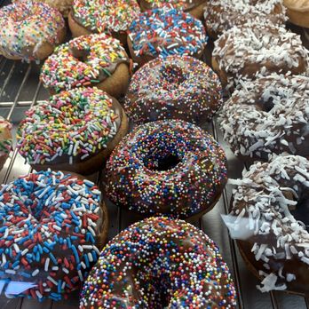 Cindy's Donuts & Ice Cream - Donuts Near Me - Kentwood, Michigan
