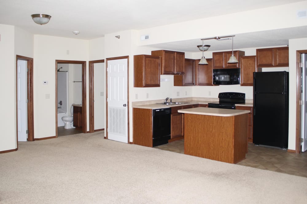 WHITE BIRCH CONDOS 1825 SW White Birch Cir, Ankeny, Iowa