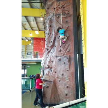 Kamin Science Center - Look at this fearless 4 year old - Museums Near Me - Pittsburgh, Pennsylvania Kamin Science Center - Look at this fearless 4 year old - Museums Near Me - Pittsburgh, Pennsylvania