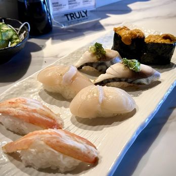 Zu Izakaya - SNOW CRAB(ZUWAIGAI) NIGIRI, Hotate, MACKEREL(SABA) NIGIRI, Uni Nigiri - Sushi Bars Near Me - Phoenix, Arizona