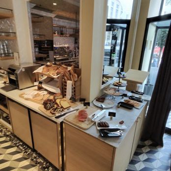 La Brasserie du Louvre - Buffet - French Near Me - Paris, 75