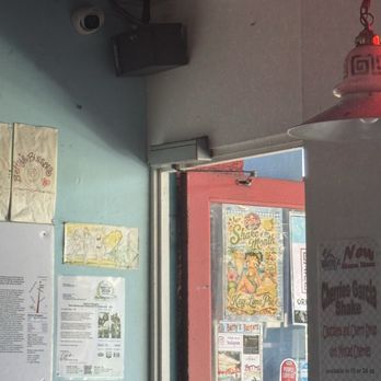 Betty's Burgers Joint - Burgers Near Me - Honolulu, Hawaii Betty's Burgers Joint - Burgers Near Me - Honolulu, Hawaii