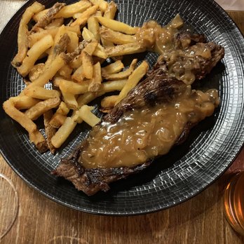 Carmine Café - Steak Frites with an onion sauce. Incredible. - Pizza Near Me - Paris, 75 Carmine Café - Steak Frites with an onion sauce. Incredible. - Pizza Near Me - Paris, 75