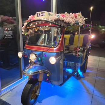 Weera Thai - Rainbow - Thai Near Me - Las Vegas, Nevada