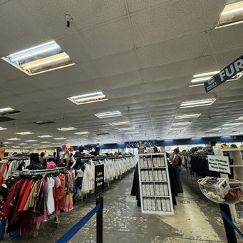 URM Thrift & Boutique  - entrance - Thrift Stores Near Me - Covina, California