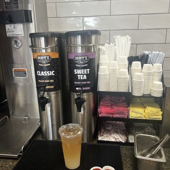 Cuarto de Kilo Mesquite Burgers - Sweet tea - Burgers Near Me - Helotes, Texas Cuarto de Kilo Mesquite Burgers - Sweet tea - Burgers Near Me - Helotes, Texas