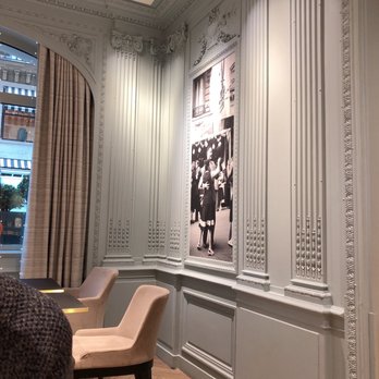 Le Saint Ô - Brasseries Near Me - Paris, 75