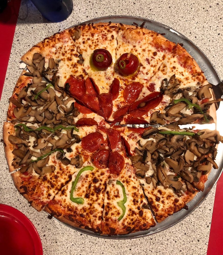 VILLAGE PIZZA INN Updated September 2024 43 Photos & 40 Reviews