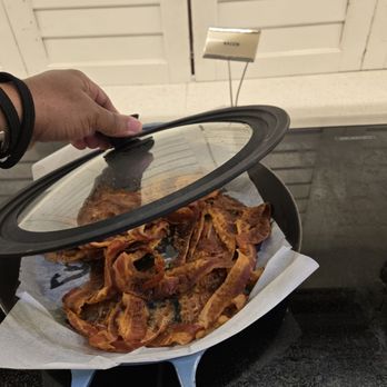 Hyatt Place Flint / Grand Blanc - Breakfast bar: bacon - Hotels Near Me - Flint, Michigan Hyatt Place Flint / Grand Blanc - Breakfast bar: bacon - Hotels Near Me - Flint, Michigan