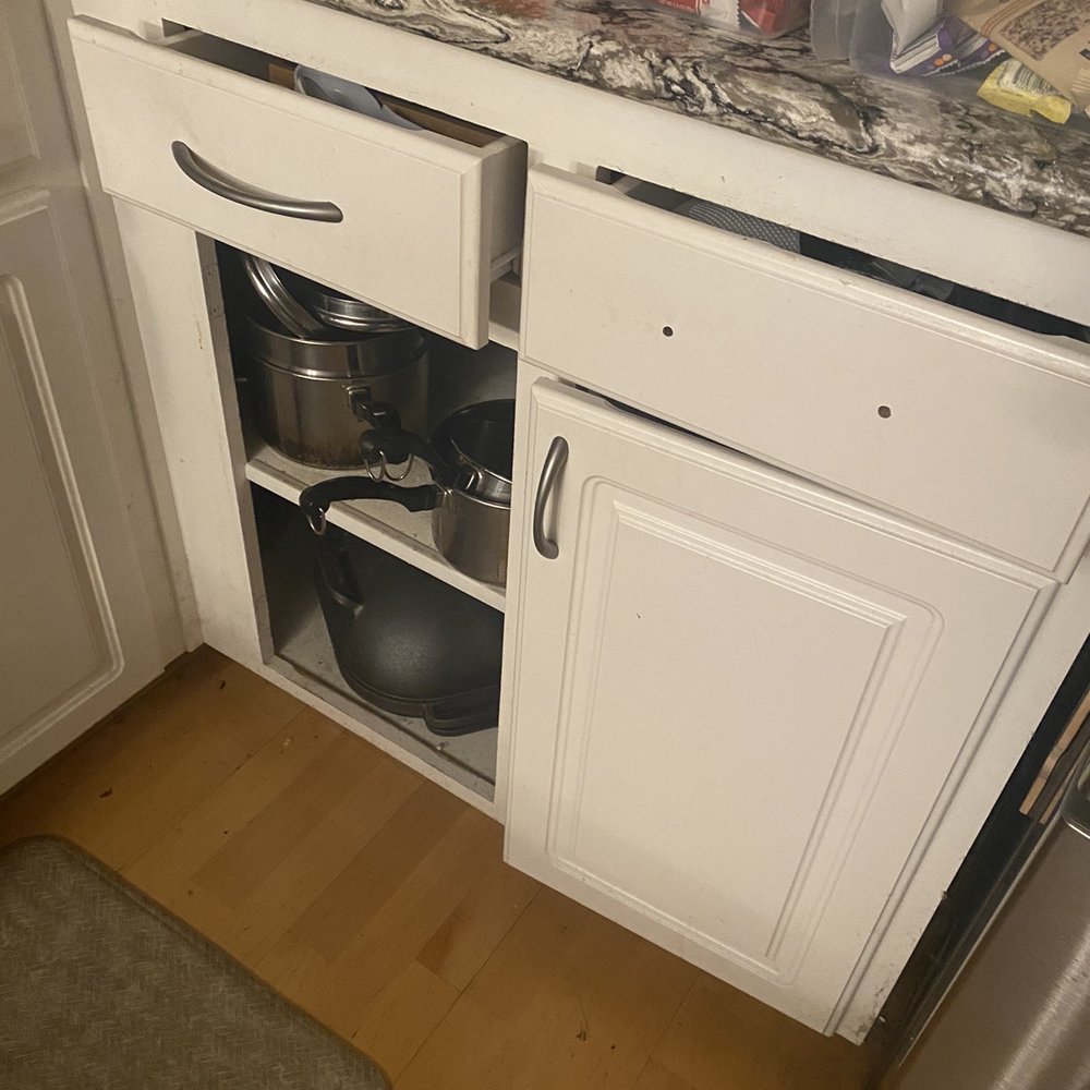 Sergio Handyman - Cabinet door missing. - Handyman Near Me - Oakland, California Sergio Handyman - Cabinet door missing. - Handyman Near Me - Oakland, California