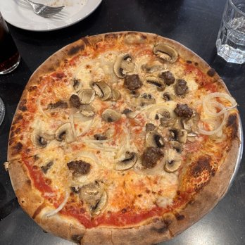 I Tre Mori - Pizza Gustosa hope you love onions! - Pizza Near Me - Indianapolis, Indiana