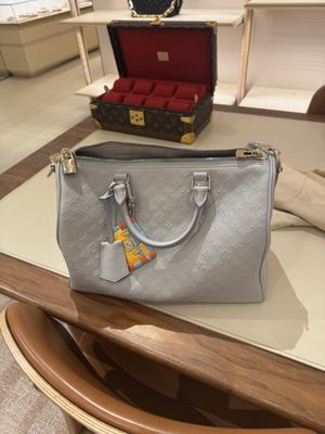Louis Vuitton Plano Legacy West by null