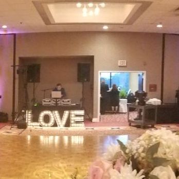 Flawless Entertainment DJs - Panoramic view of the reception. 172 guest, 22 tables at Holiday inn los angeles gateway - DJs Near Me