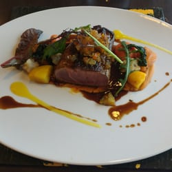 Bistrot Saveurs - Plat : magret de canard et agrumes.
