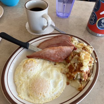 Mac's Restaurant - Two eggs, ham (off the bone), hash browns, and (English) muffin. Yum! - Diners Near Me - Park Ridge, Illinois