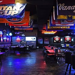 Mickey's Garage Bar & Grill