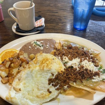 Los Lazos - Chilaquiles with chorizo - Mexican Near Me - Galveston, Texas