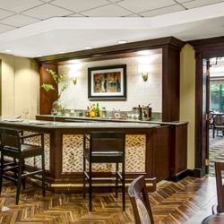 Lincolnwood Place - Cafe and Bar