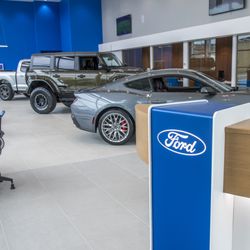 Zeigler ford - Zeigler Ford of North Riverside on Harlem Ave - Showroom