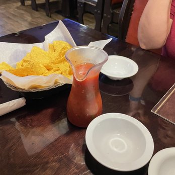 Arandas Mexican Grill - Chips and salsa - Mexican Near Me - Delavan, Wisconsin
