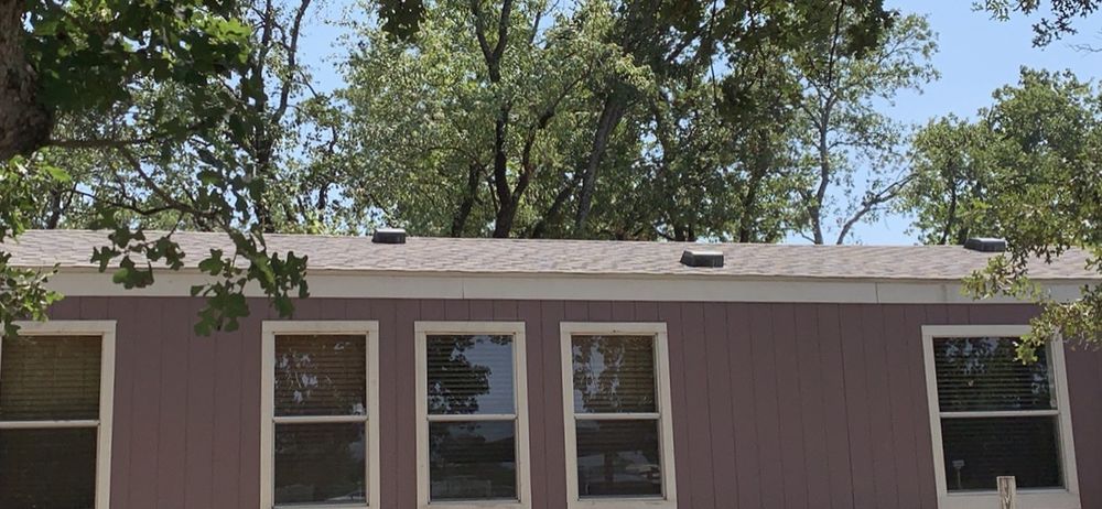 Slide of Lon Smith Roofing & Construction