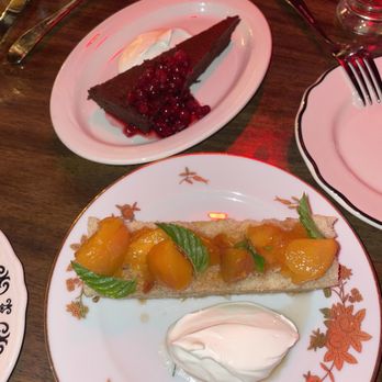Fet-Fisk - Chocolate mousse: scrumptious Peach cake: ok - Desserts Near Me - Pittsburgh, Pennsylvania Fet-Fisk - Chocolate mousse: scrumptious Peach cake: ok - Desserts Near Me - Pittsburgh, Pennsylvania