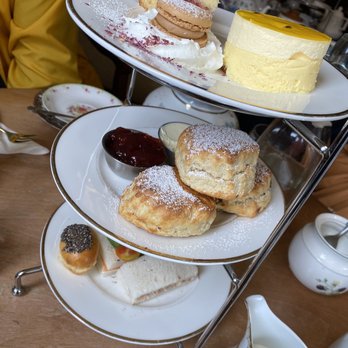 Candella Tea Room - Afternoon tea - Tea Rooms Near Me - London, XGL