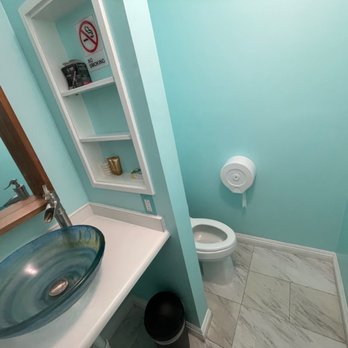 The Big Island Hostel - One of the bathrooms - Hostels Near Me - Hilo, Hawaii The Big Island Hostel - One of the bathrooms - Hostels Near Me - Hilo, Hawaii