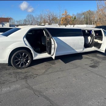 Sovrano Limousine - Limos Near Me - Lansdale, Pennsylvania Sovrano Limousine - Limos Near Me - Lansdale, Pennsylvania
