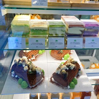 LA LA Bakeshop - Roll Cakes, Tiramisu, and Chocolate Yule Logs (special for Christmas) - Vietnamese Near Me - Toronto, Ontario LA LA Bakeshop - Roll Cakes, Tiramisu, and Chocolate Yule Logs (special for Christmas) - Vietnamese Near Me - Toronto, Ontario